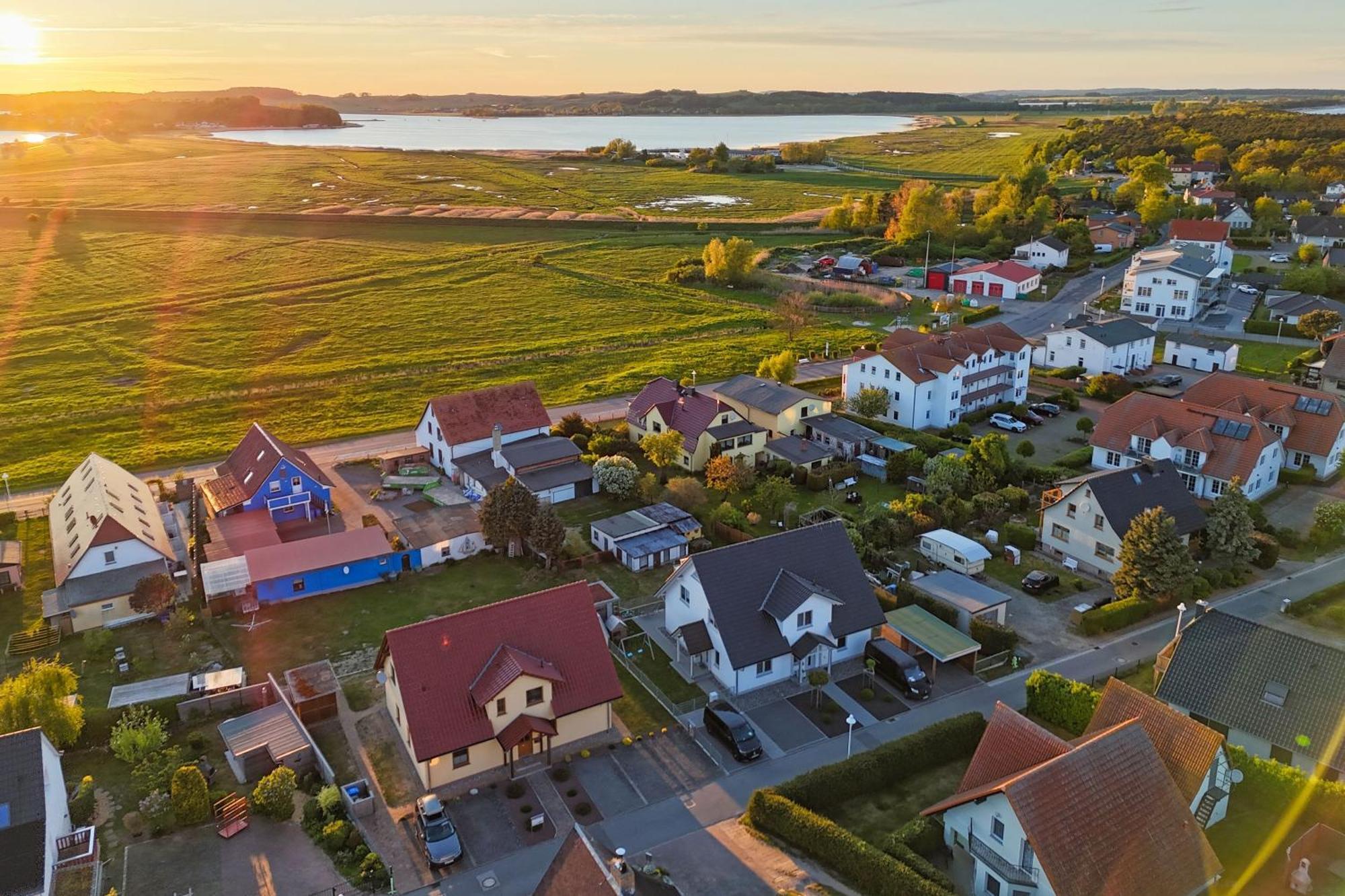 Schicke Fewo Mit Terrasse, Gratis Nutzung Vom Ahoi Erlebnisbad Und Sauna In Sellin - Haus De Niege Wech Fewo 02 Thiessow Εξωτερικό φωτογραφία
